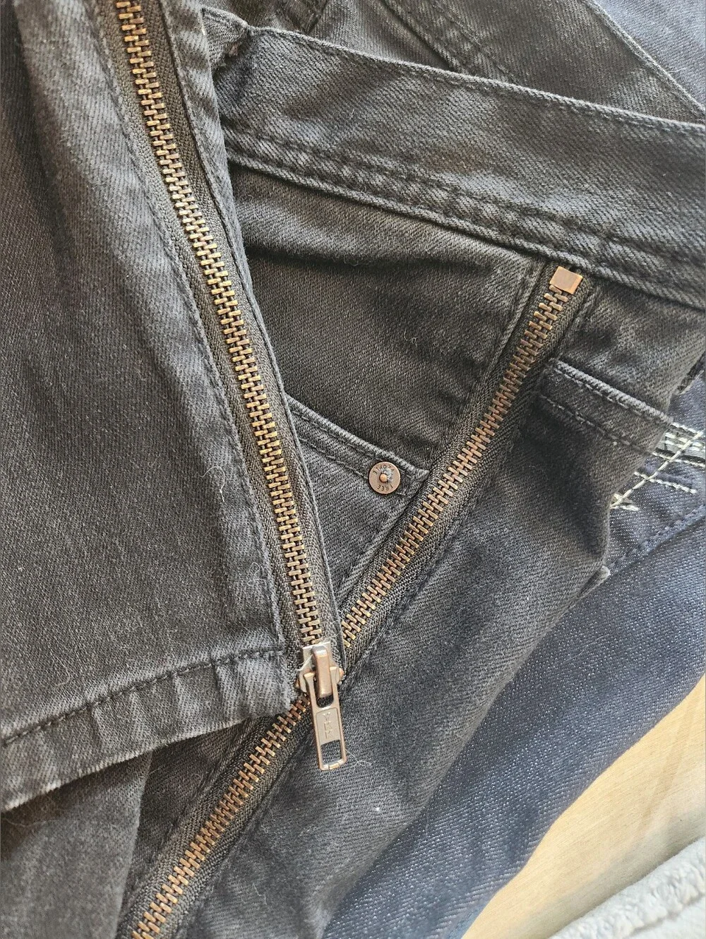 FREE PEOPLE BLACK SKINNY SIDE LEG ZIPPER JEANS, 26